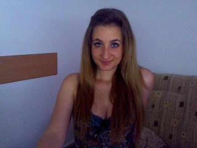 Dannetta Straight Teen Webcam Model Caucasian Medium Tits Female