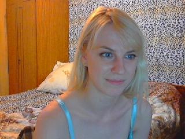 Sandra888 Live Blonde Blue Eyes Medium Tits Shaved Pussy