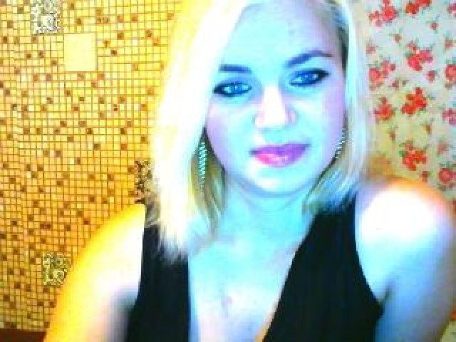 Icebabyxll Blue Eyes Blonde Couple Webcam Shaved Pussy Middle Eastern
