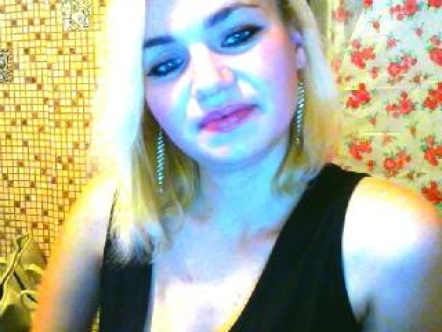 Icebabyxll Live Middle Eastern Couple Blonde Blue Eyes Teen