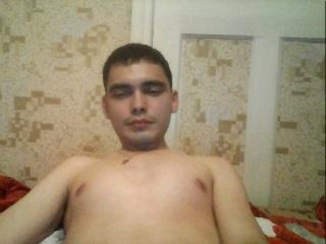 Makabr Brown Eyes Gay Male Caucasian Webcam Model Webcam Babe