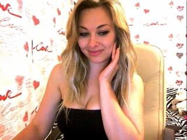 Milyyangel Webcam Model Medium Tits Female Blue Eyes Straight Pussy