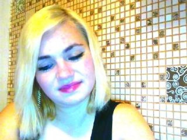 Icebabyxll Webcam Shaved Pussy Blue Eyes Blonde Female Pussy Couple