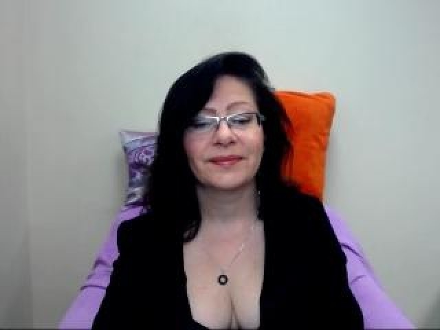 GraceFun Mature Pussy Blue Eyes Webcam Model Caucasian Brunette