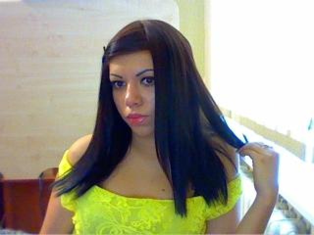 Besstkitten Webcam Brown Eyes Webcam Model Straight Caucasian Female