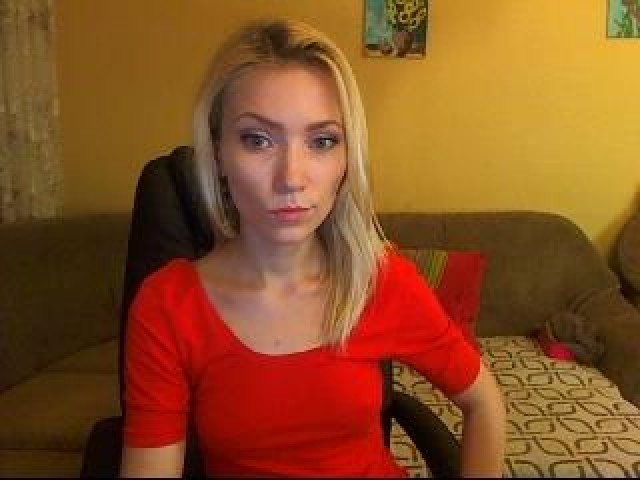 EvaLover1 Caucasian Webcam Model Medium Tits Female Blonde Green Eyes