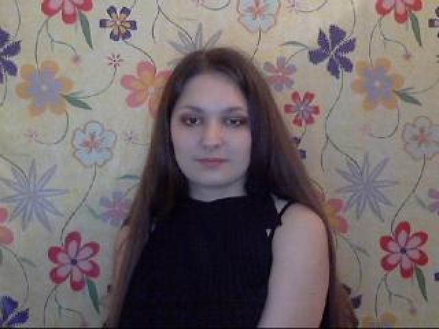 Kleopatra777 Webcam Model Female Brunette Tits Medium Tits Brown Eyes