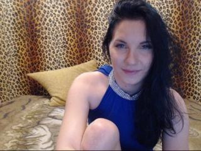 Sex_talk Caucasian Shaved Pussy Tits Female Webcam Blue Eyes