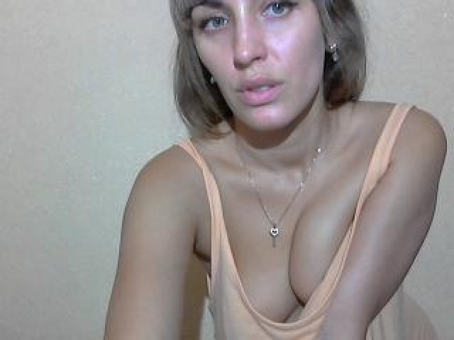 Tina202 Shaved Pussy Caucasian Babe Female Pussy Webcam
