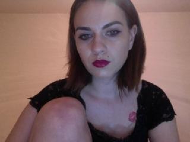 LycyousPynk Brunette Shaved Pussy Straight Teen Webcam Model Caucasian