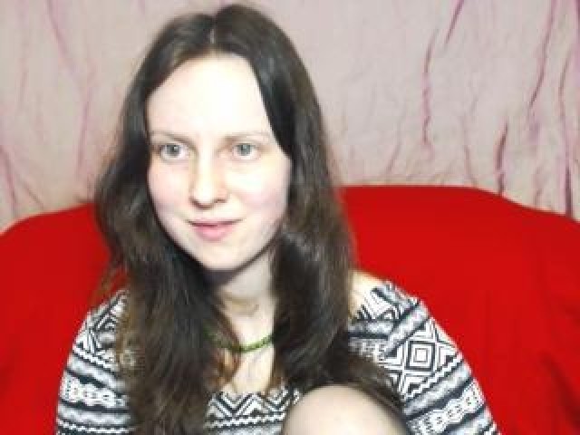 CarolineBB Brunette Webcam Model Caucasian Medium Tits Female Straight