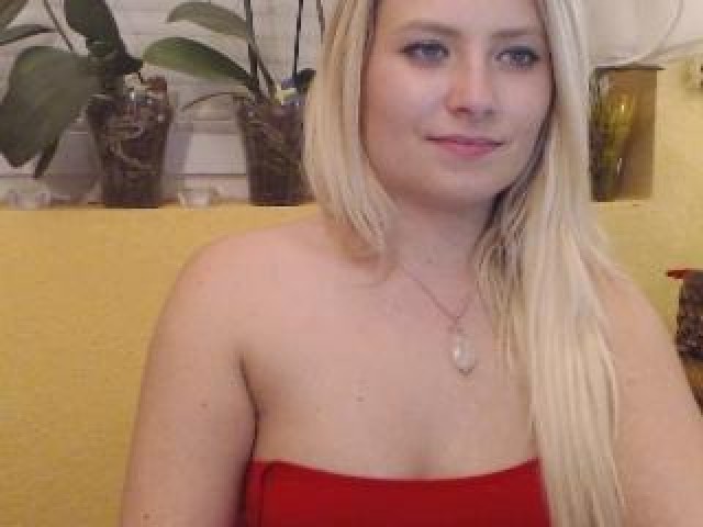 SiennaGold Blue Eyes Straight Tits Medium Tits Webcam Female Caucasian