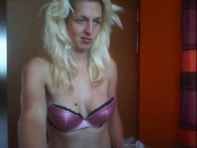 Sexyfitangel Blonde Tits Shaved Pussy Webcam Model Medium Tits Babe