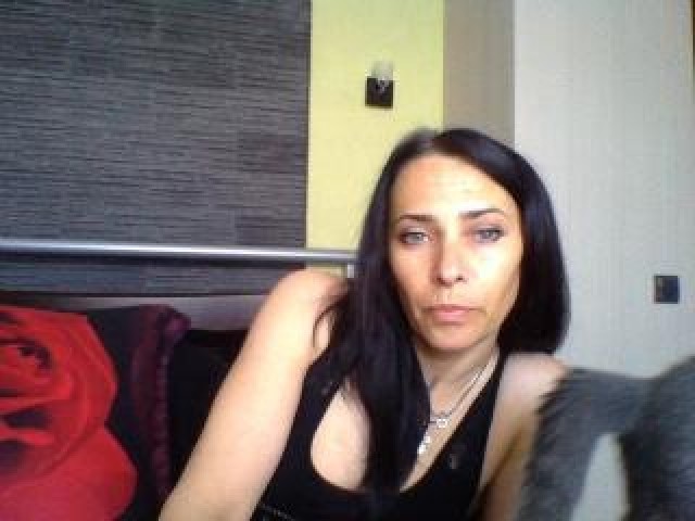 Kalliopa Pussy Middle Eastern Green Eyes Webcam Model Brunette