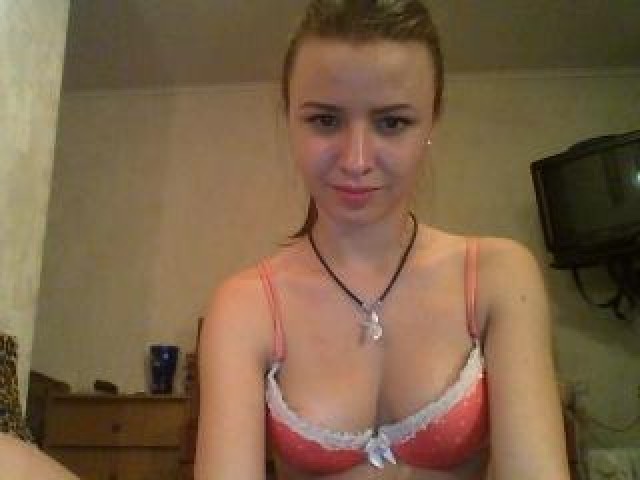 Alishu Caucasian Straight Webcam Brown Eyes Webcam Model Brunette