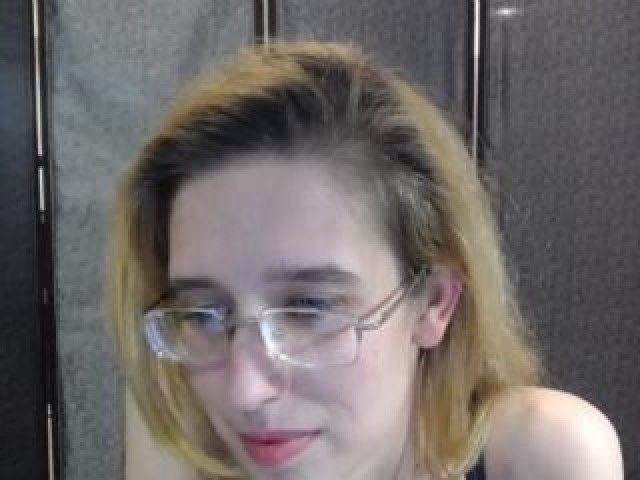 Sharllota Live Medium Tits Model Female Caucasian Tits Babe Webcam