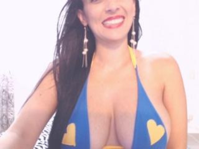 HUGETITS90XX Female Babe Webcam Model Brown Eyes Latino Latina Pussy