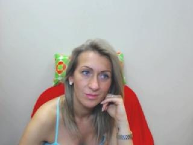 AdreyMagic Medium Tits Straight Blonde Caucasian Female Webcam Model