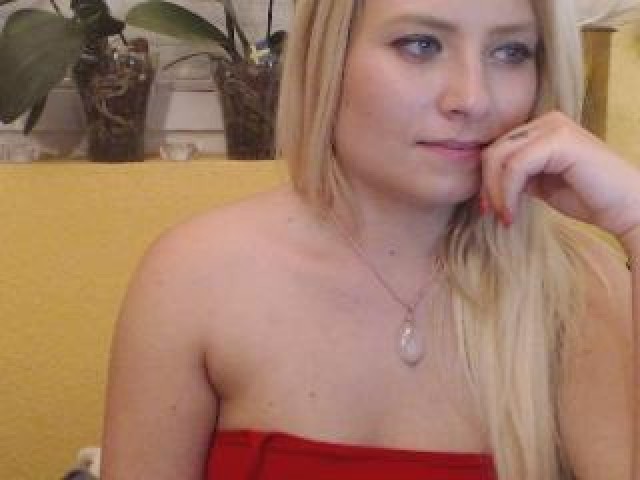 SiennaGold Babe Blonde Webcam Model Shaved Pussy Kissing Female