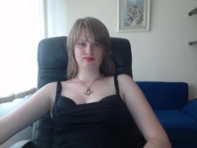 Massandraa Webcam Model Straight Babe Couple Female Blue Eyes