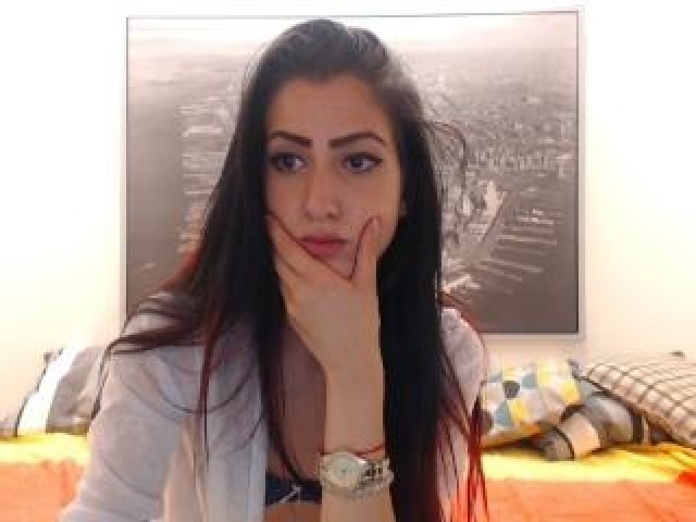 KarlaSwank Webcam Caucasian Brunette Teen Brown Eyes Shaved Pussy