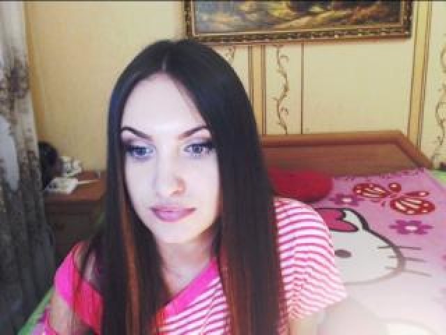 Zabava Live Shaved Pussy Brunette Model Webcam Female Blue Eyes