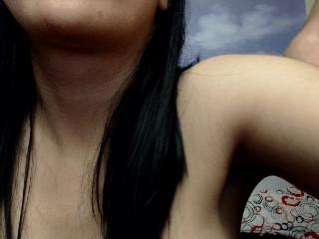 ZaronAndSofia Female Shaved Pussy Webcam Couple Brunette Caucasian