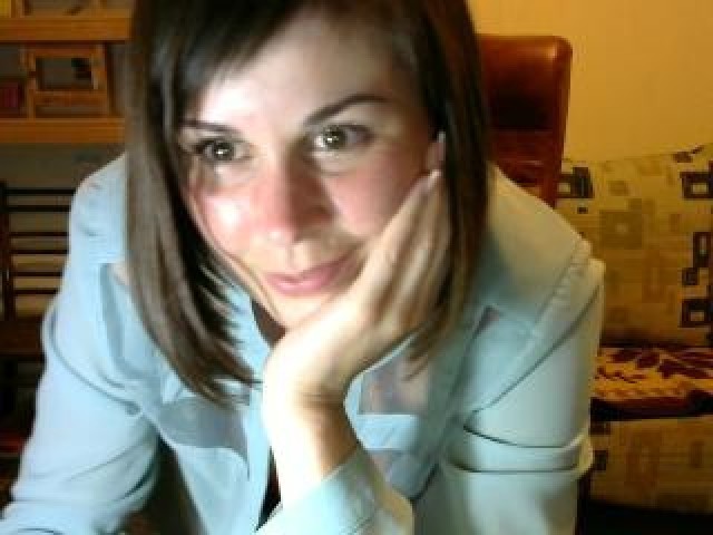 NikiXXS Brunette Medium Tits Webcam Straight Shaved Pussy Babe