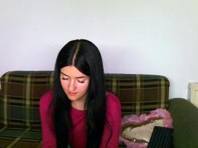 Fesilia Medium Tits Caucasian Female Webcam Brunette Webcam Model