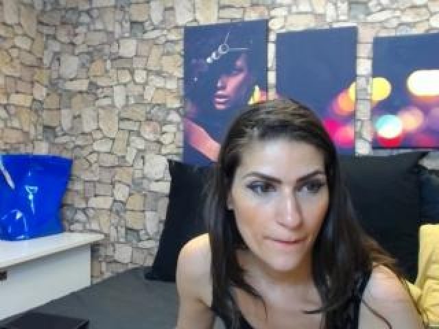 Darqueleen Female Brown Eyes Pussy Tits Brunette Webcam Model