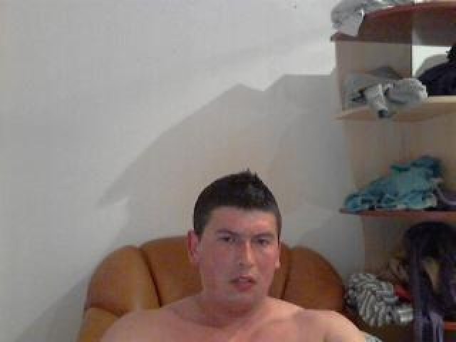 StrongManXXX Caucasian Webcam Model Brunette Male Webcam Brown Eyes