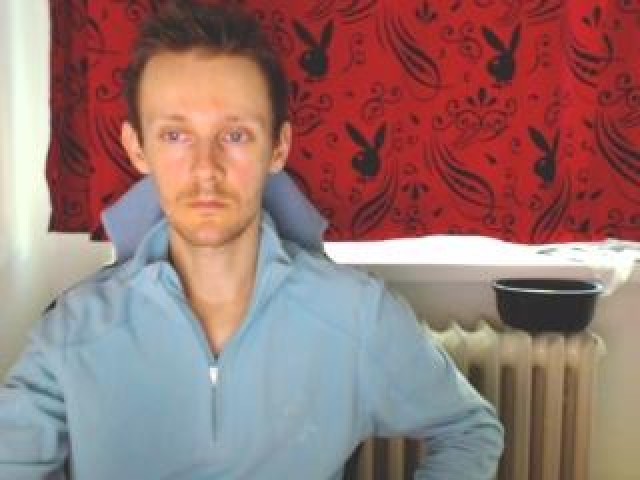 Frankie82 Webcam Model Nice Caucasian Gay Babe Medium Cock Blonde