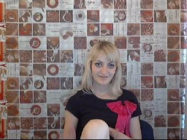 Hottjulia1 Female Caucasian Blonde Shaved Pussy Pussy Blue Eyes