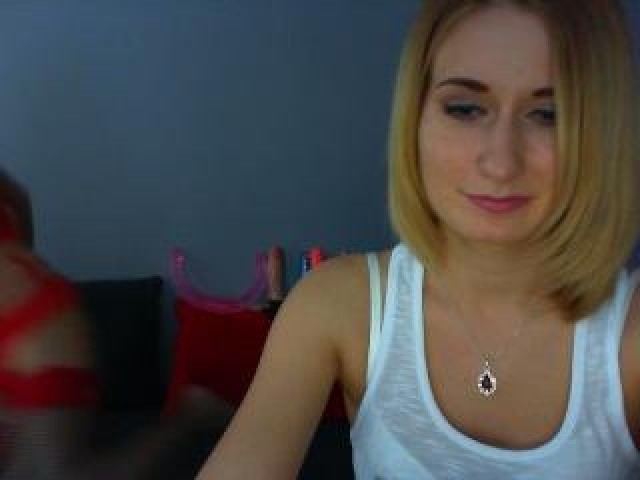 SugarBabies Couple Blonde Caucasian Babe Female Pussy Webcam Green Eyes