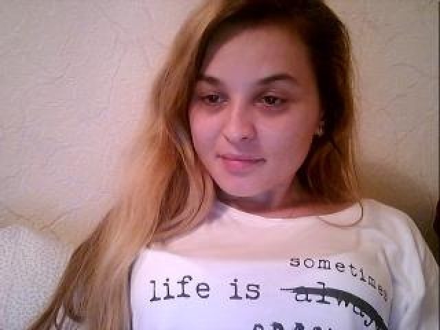 LexiLynn Straight Caucasian Webcam Babe Medium Tits Brunette Tits