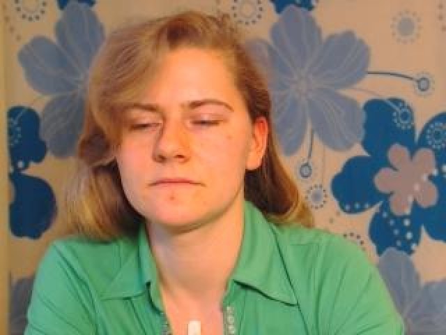 TiffanySweet Straight Female Blue Eyes Horny Caucasian Blonde Webcam