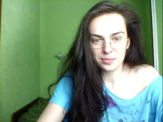 IsabelleMarie Shaved Pussy Brunette Babe Webcam Model Webcam Caucasian