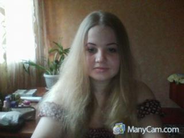 KellyNight Caucasian Webcam Model Tits Brown Eyes Female Straight