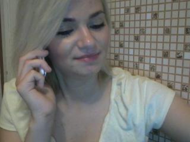 Icebabyxll Webcam Model Teen Straight Webcam Middle Eastern Female