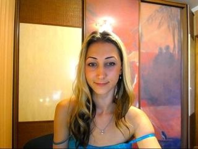 Candy_Viki Straight Blonde Medium Tits Caucasian Babe Female Webcam