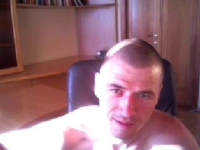 Jonny_smiling Webcam Gay Webcam Model Cock Babe Medium Cock Brunette Male