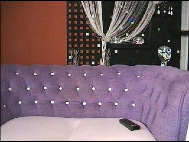 Kiten Caucasian Webcam Model Shaved Pussy Brunette Female