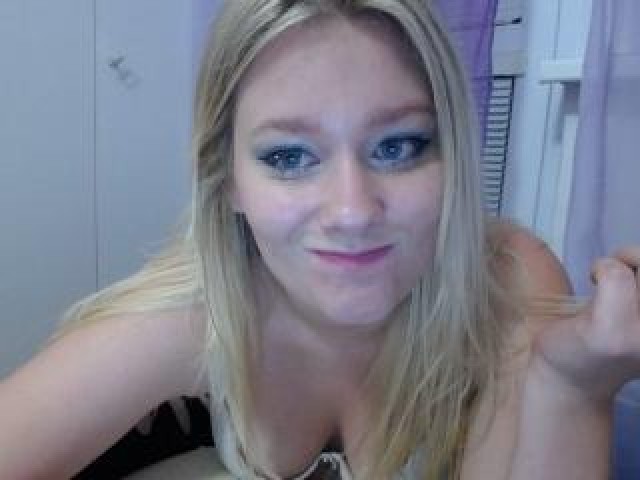 AdrianaLina Teen Blue Eyes Shaved Pussy Small Tits Webcam Model Pussy