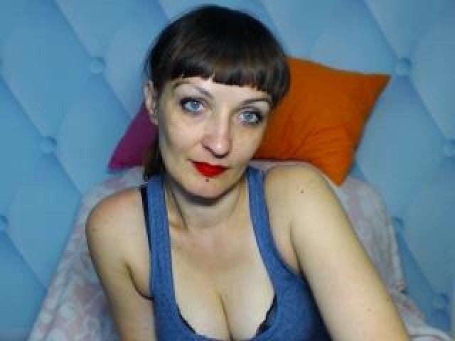 RosalieHOT Female Caucasian Webcam Brunette Webcam Model Shaved Pussy