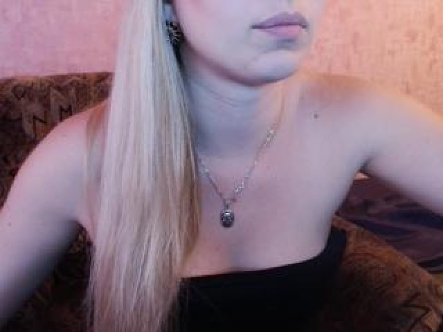 SabinaHoney Caucasian Medium Tits Shaved Pussy Babe Female Webcam Model