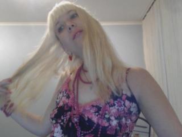 Lucky_doll Middle Eastern Teen Webcam Model Blonde Female Straight