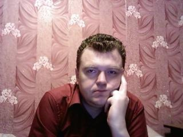 Oleg-WebCam Male Female Caucasian Medium Cock Webcam Blue Eyes Straight