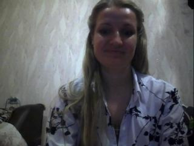 Liannra Webcam Model Medium Tits Babe Straight Tits Blonde Webcam
