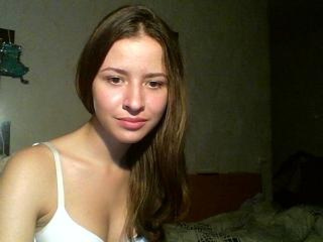 Alishu Caucasian Webcam Model Brown Eyes Teen Brunette Medium Tits