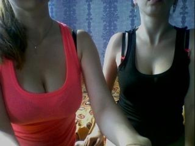 2prohindeiki Brunette Babe Webcam Female Couple Straight Caucasian